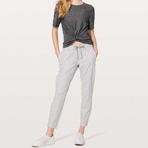 Lululemon On The Fly Pant 7/8 Wee Are From Space Nimbus Battleship Size 4